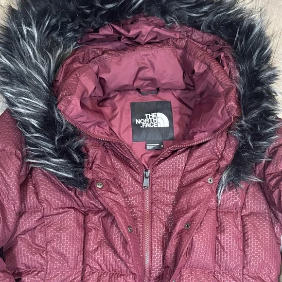 The North Face Women's Maroon Puffer Jacket with Faux Fur - Picture 7 of 11